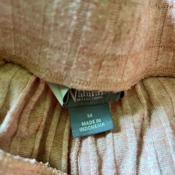 Cabela’s Peach Shorts Medium - Picture 2 of 4